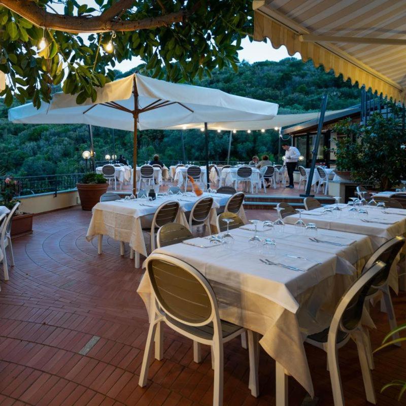 Hotel Lo Scirocco Fetovaia Exterior foto